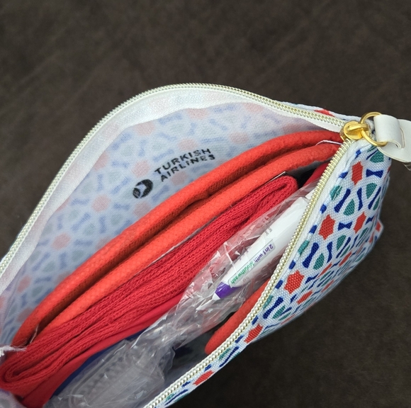 Colorful Travel Accessory Set - Picture 4 of 8